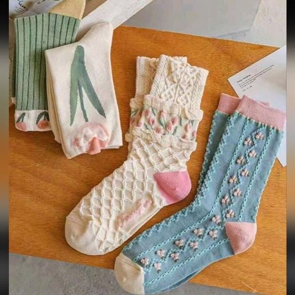 Accessories - Retro Floral Cable Knit Style Socks Set Of 4 in Cream, Green, and Blue